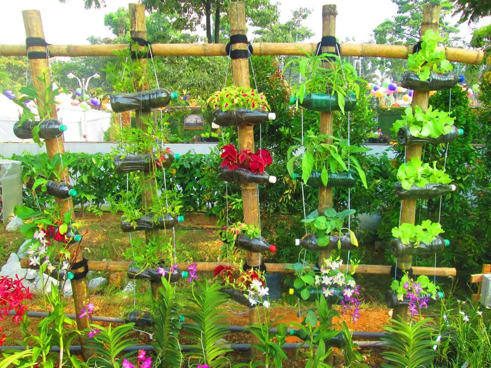 10 Creative Gardening Ideas for Your Backyard 4. Incorporate Water Features